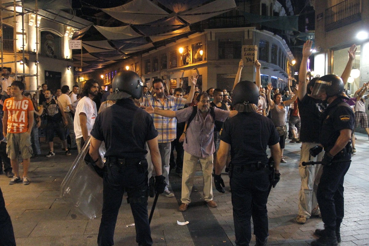 Carga policial en la manifestación contra la visita del Papa | ORAIN