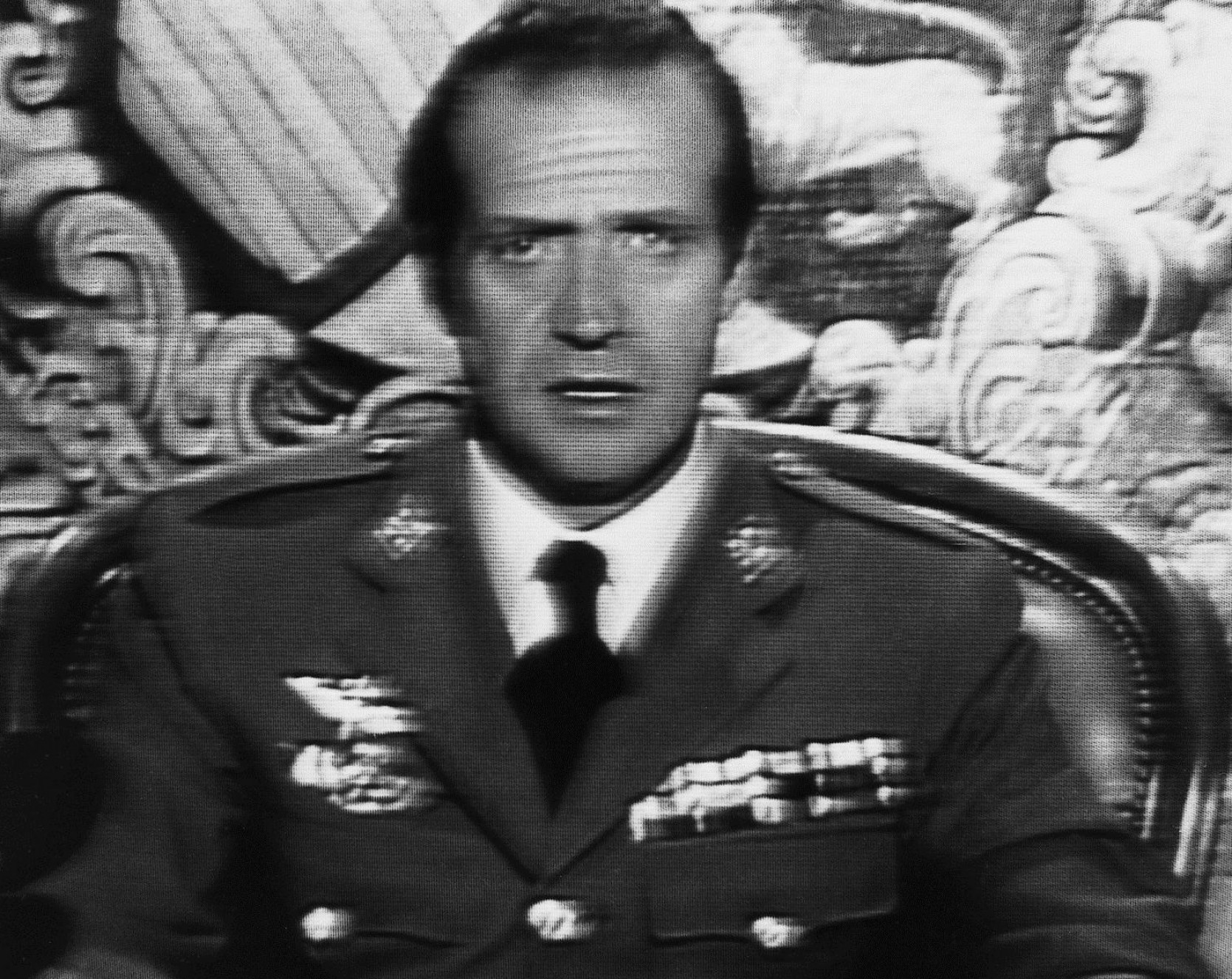 Un informante trasladó al CESID que el rey se reunió con militares ...