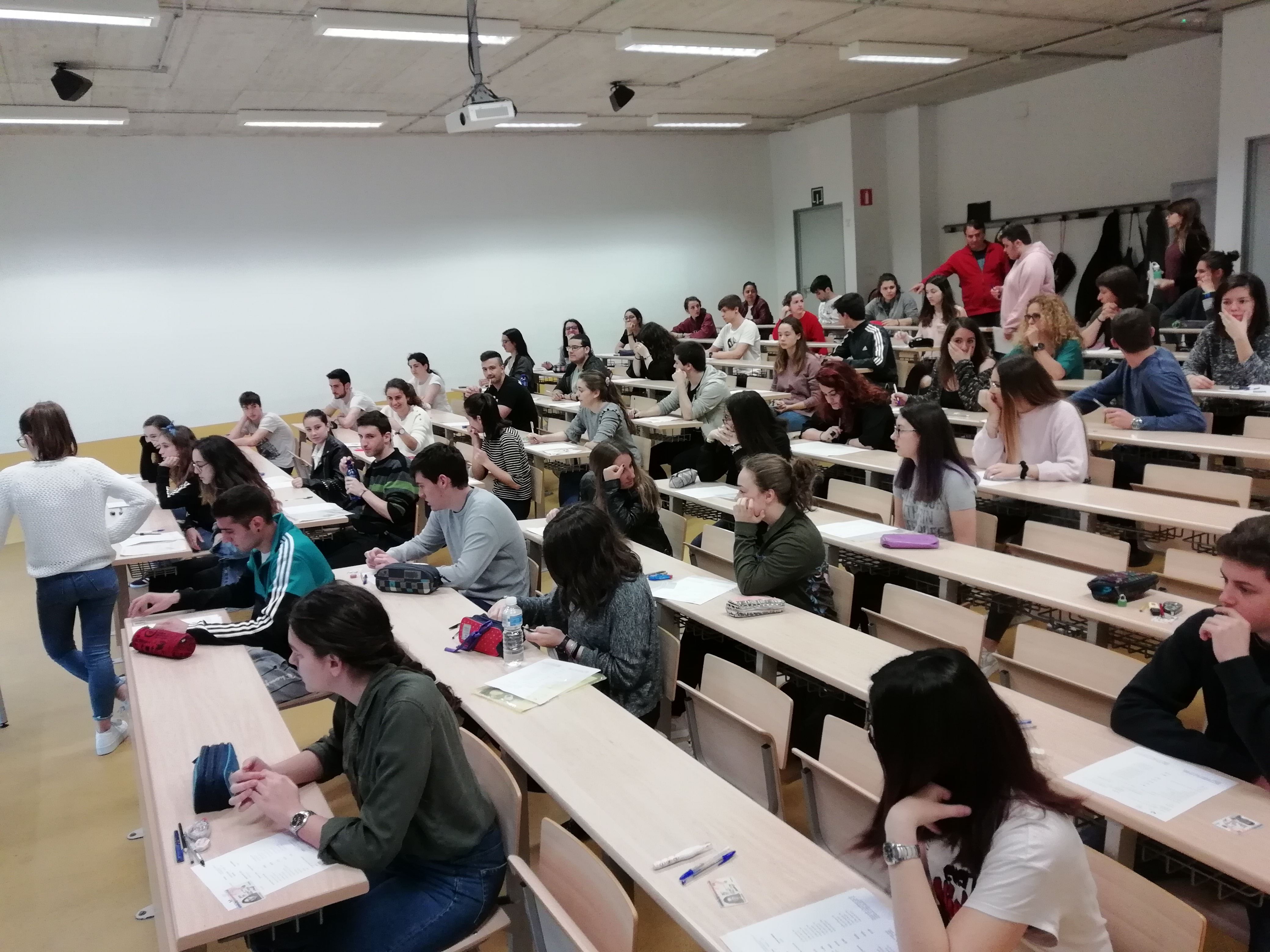 Paridad en la universidad: En el grado de Informática, el 88 % son ...