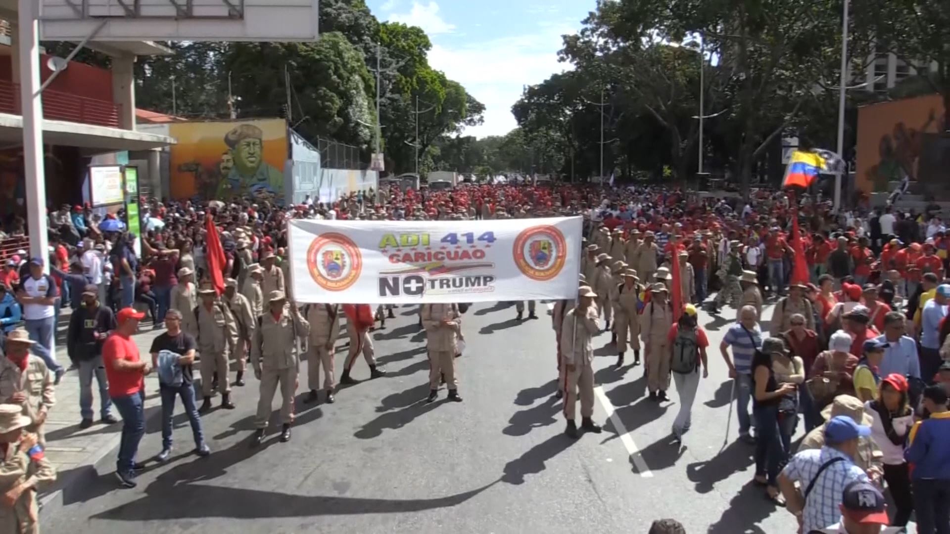 Vídeo: Miles de personas salen a la calle en Venezuela en apoyo a ...