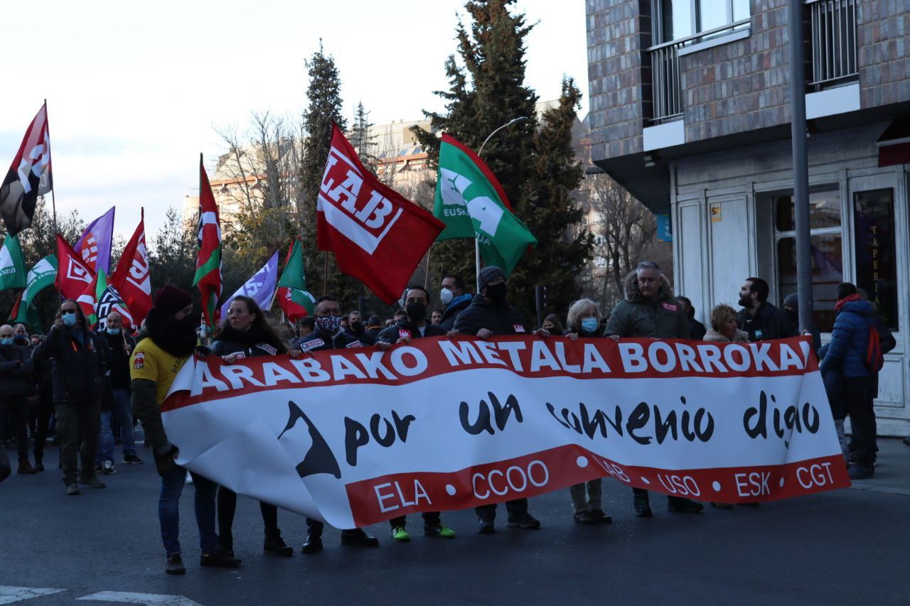 LAB, UGT y CCOO alcanzan un preacuerdo para el convenio del Metal en ...