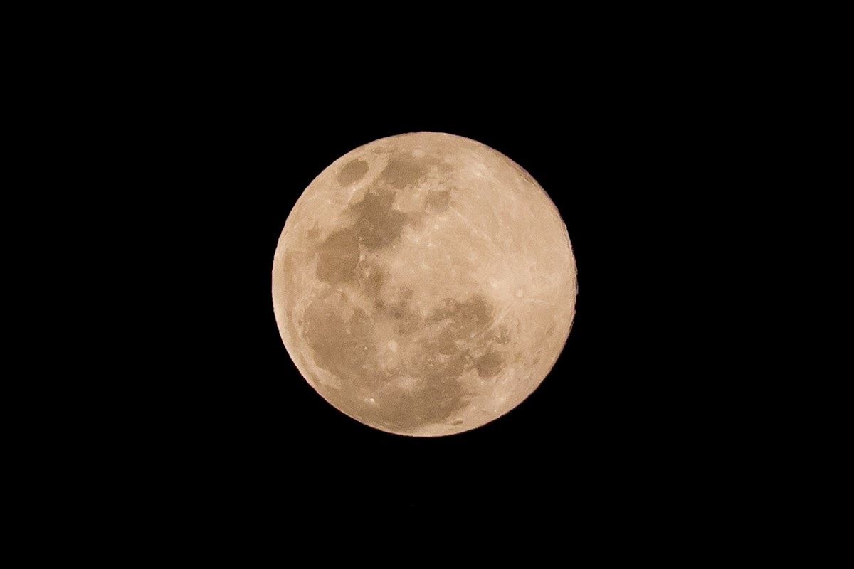 La Tierra tendrá una segunda luna, de tamaño mini, durante casi dos ...
