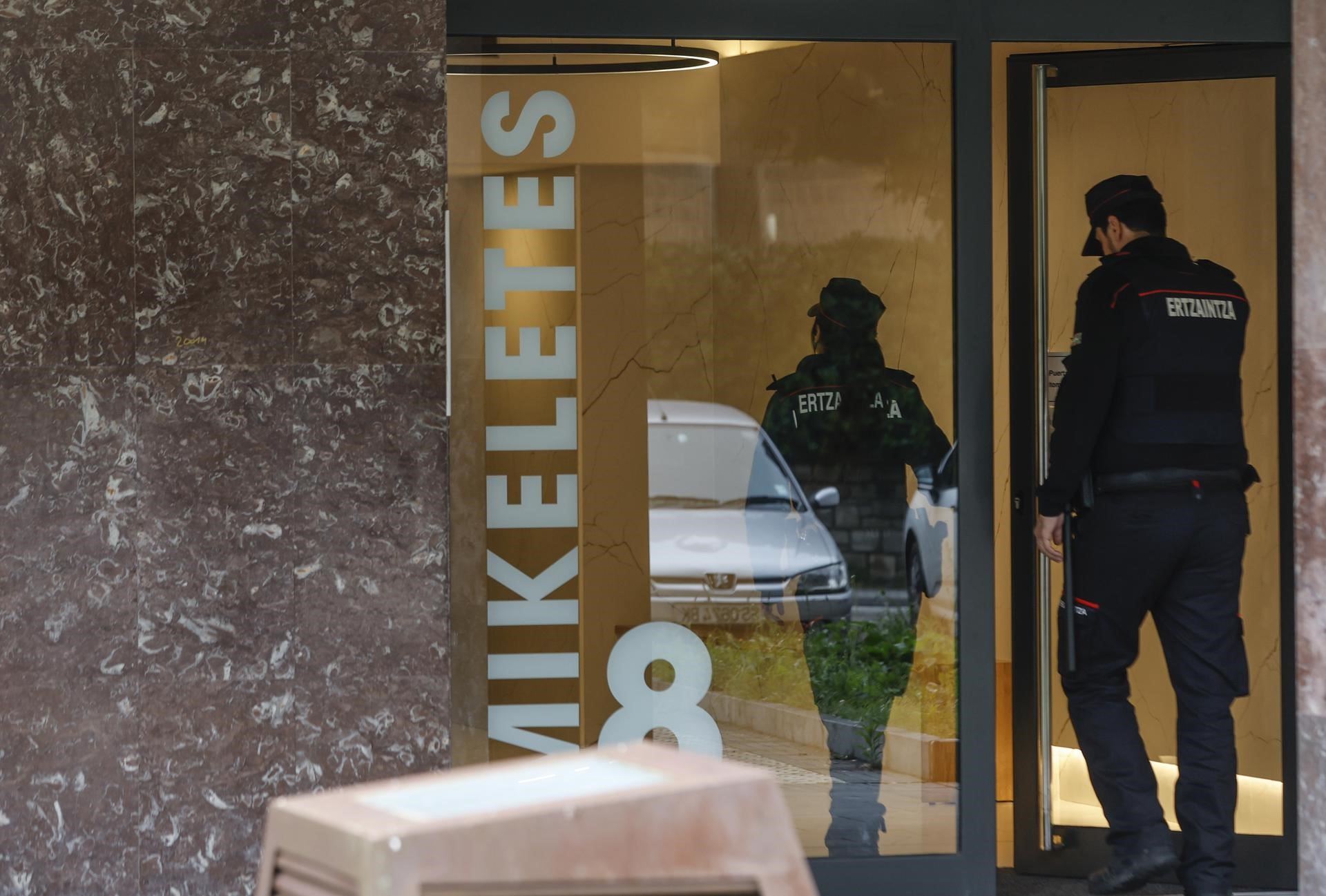 A la espera de pasar a disposición judicial los dos detenidos por la ...