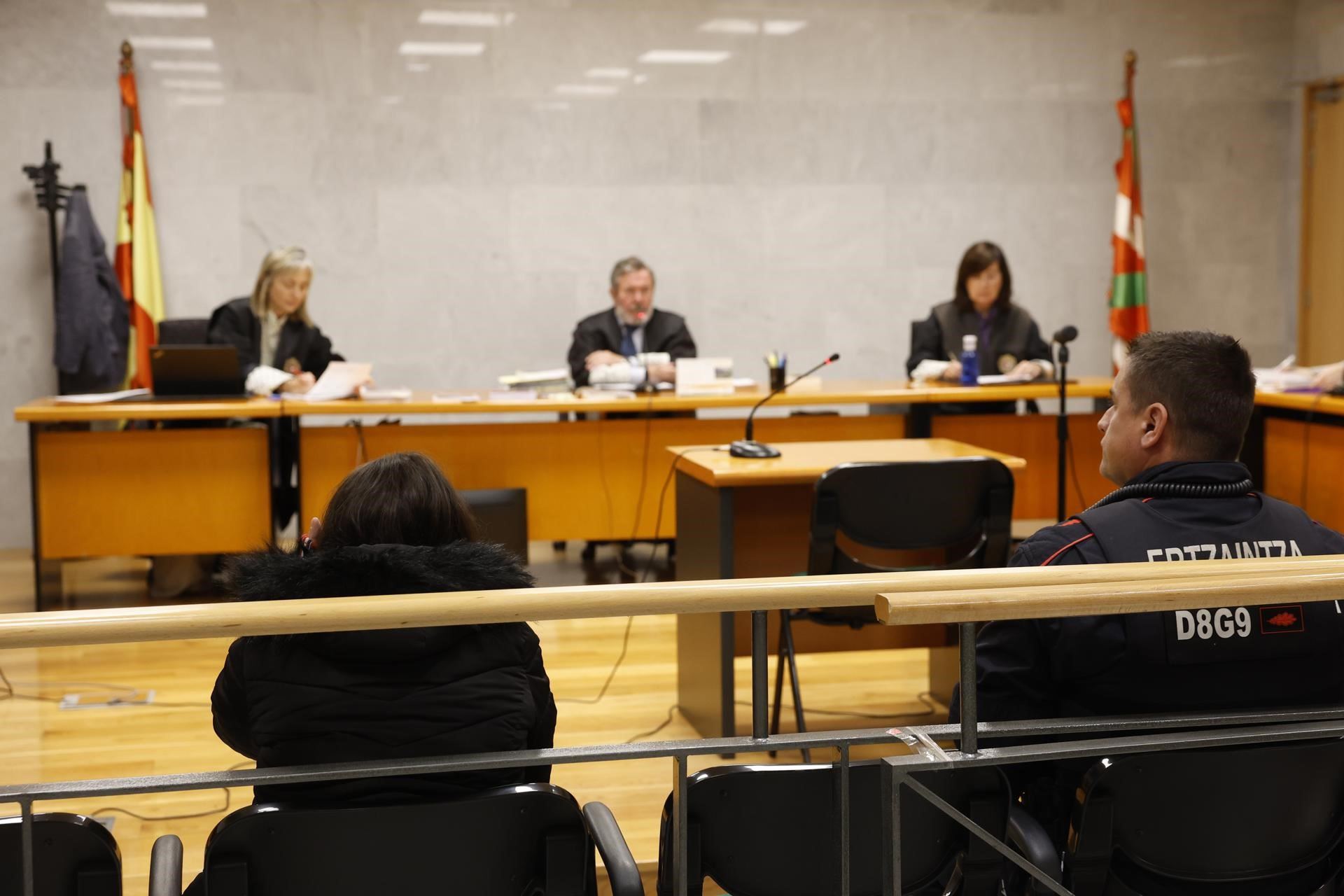 Rebajan a 16 años la pena de cárcel a la mujer acusada de intentar ...