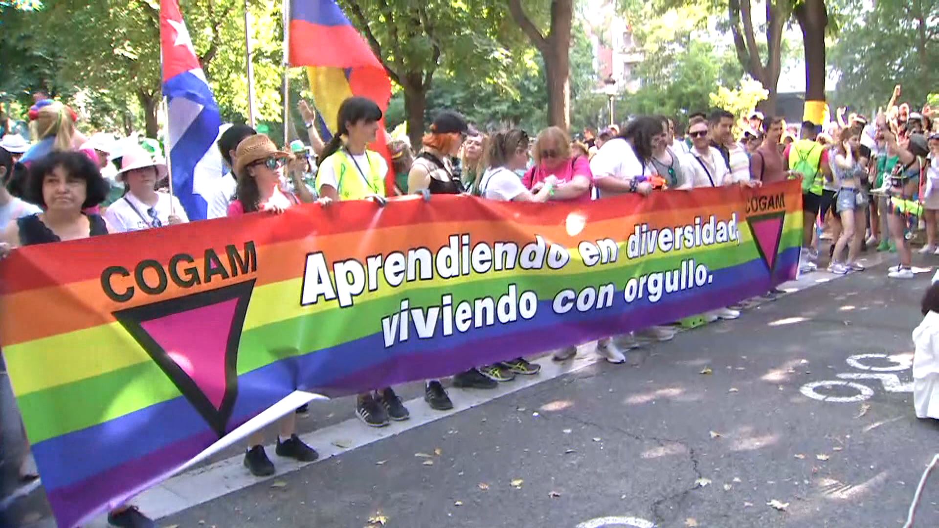 Madrid se llena de color con la manifestación del día del orgullo | ORAIN