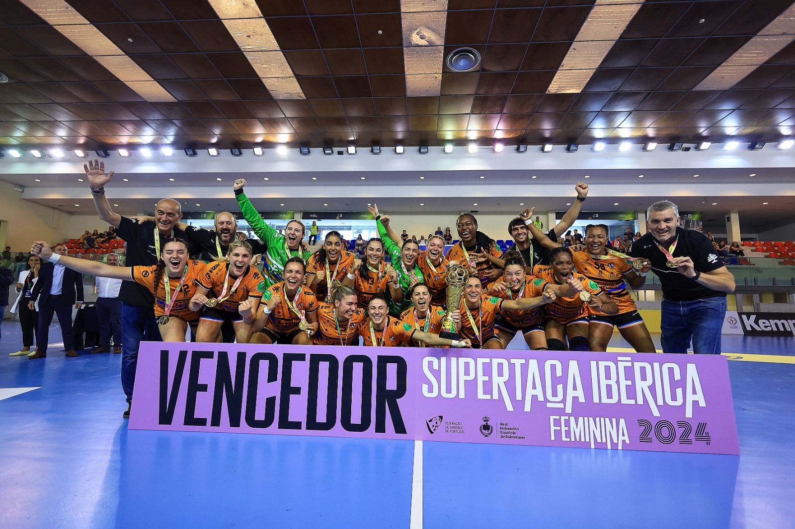 El Super Amara Bera Bera revalida ante el Elche la Supercopa Ibérica ...