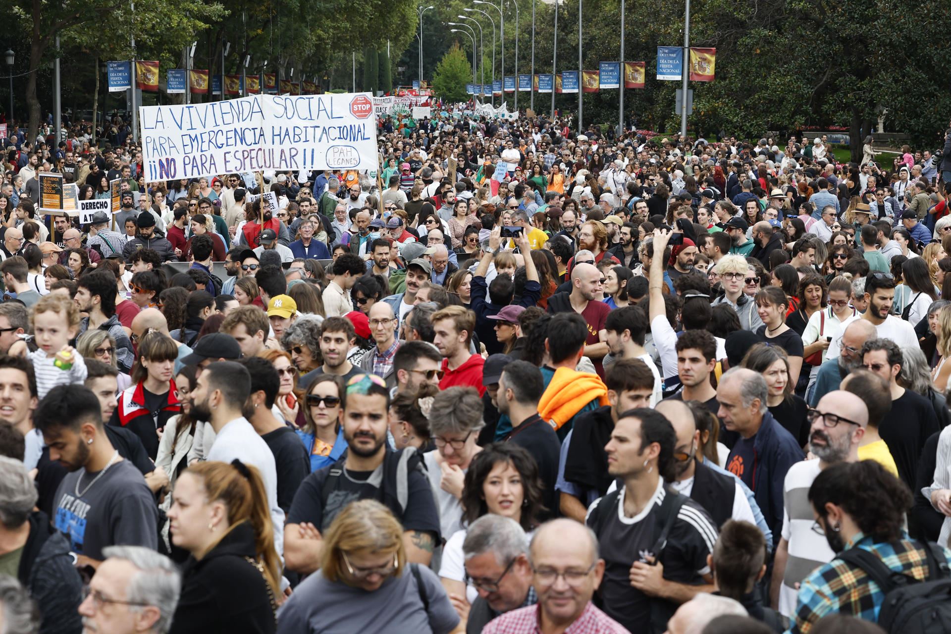 Miles de personas salen a la calle en Madrid para pedir la reducción de ...
