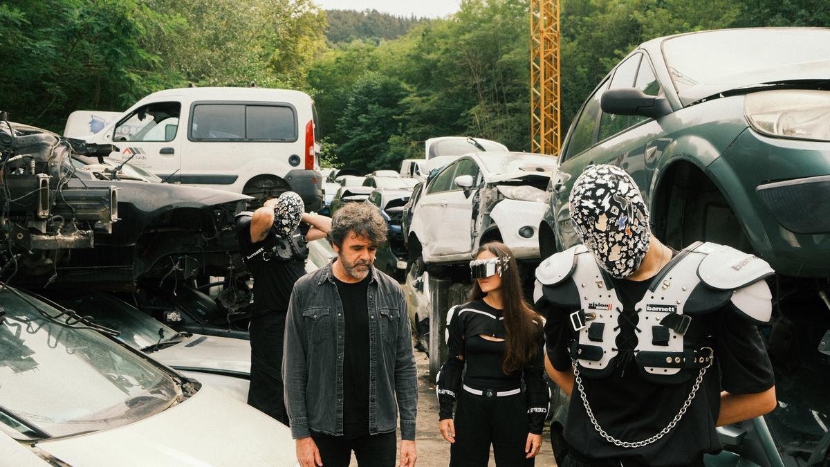 Tesla Bat Sutan
