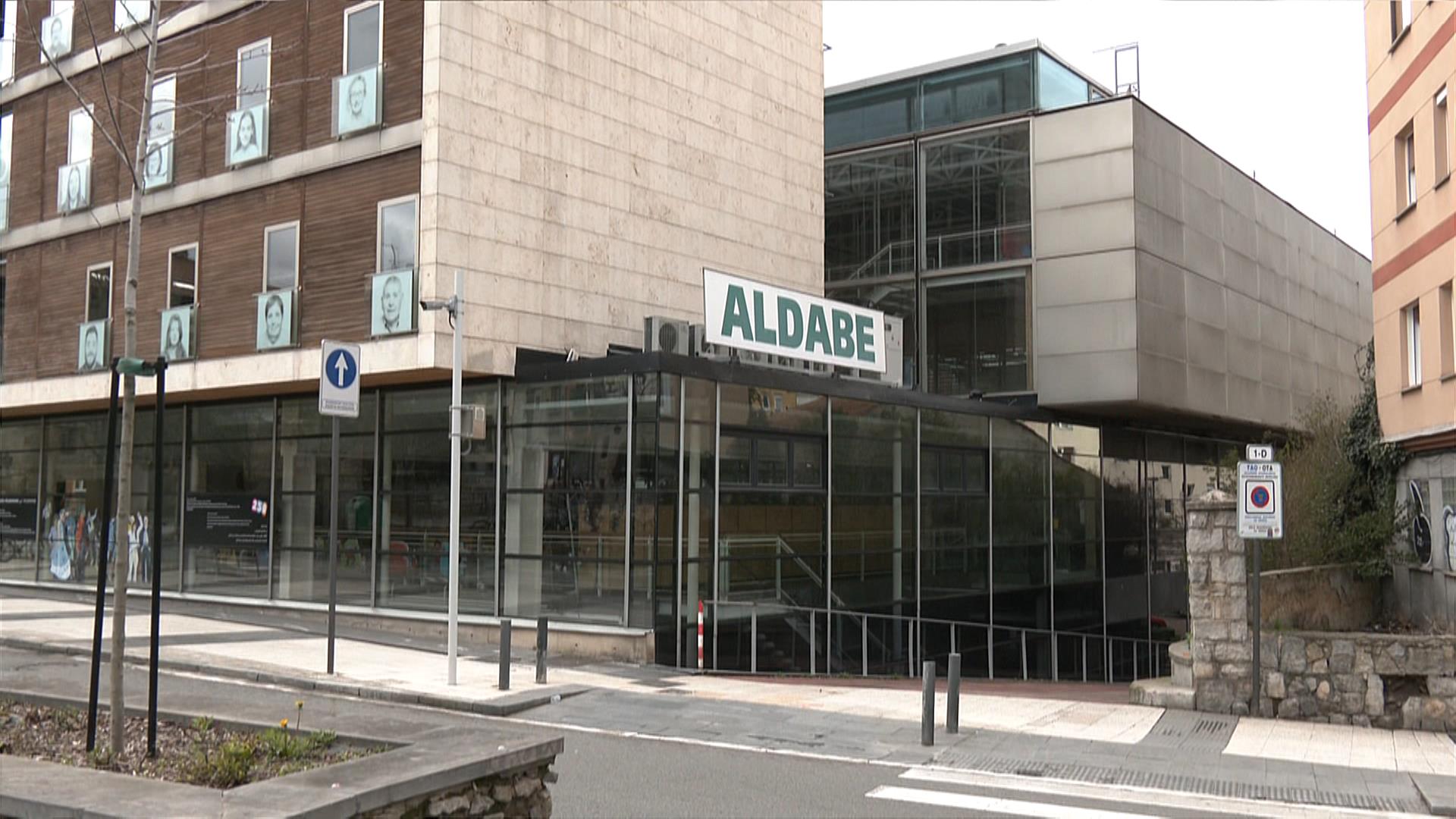 Detenidos tres menores en Vitoria-Gasteiz por agredir y proferir ...