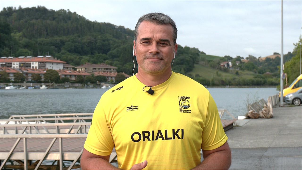 Photo: kirolakeitb.eus El entrenador de Orio, Iker Zabala. Imagen: EiTB