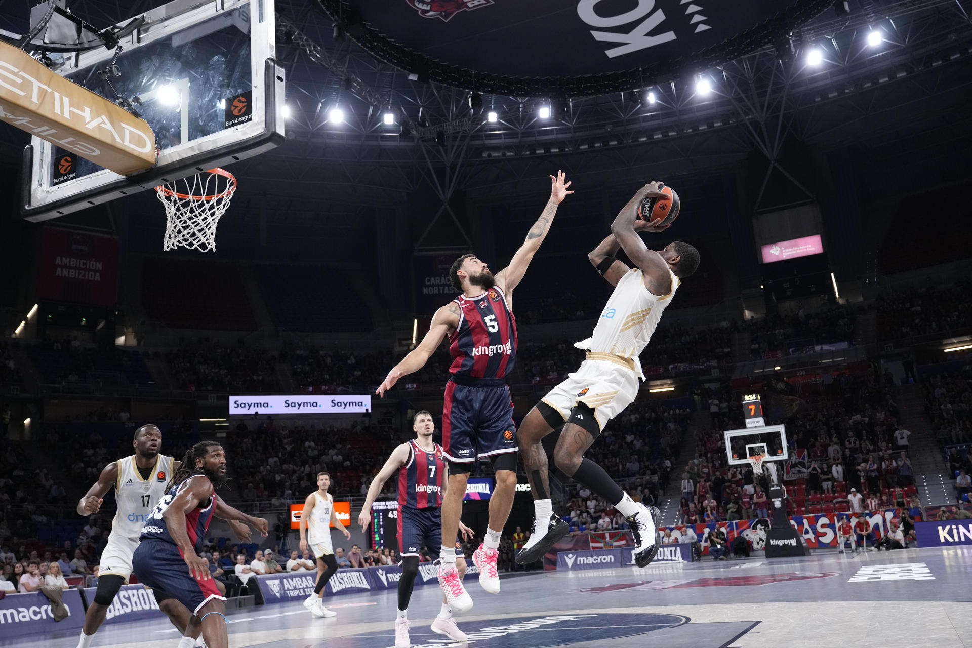 Photo: kirolakeitb.eus Kosner Baskonia Loses 79-93 to Dubai Basketball in EuroLeague